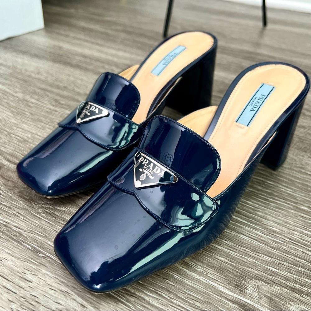 PRADA Women's navy blue Patent Leather Loafer Mules - Royal